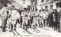  Francoska vojaška patrulja na štartu teka na 30 km na zimskih olimpijskih igrah leta 1924 v Chamonixu. Na progi so morali še streljati in moštvo je moralo skupaj prečkati cilj. Zmagali so Finci pred Italijani, Francozi pa osvojili bronasto odličje.