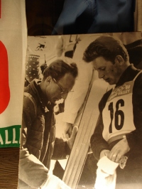  Nordijska kombinacija, tek in skoki, je bil od prvih olimpijskih iger leta 1924 vse do leta 1960 privilegij Skandinavcev. Srednjeevropejci jim niso segali niti do kolen. Na ZOI 1960 je vzniknil Nemec iz Schwarzwalda Georg Thoma in osvojil zlato kolajno.