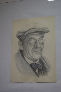  Portret v svinčniku inž. Stanka Bloudka, ki ga je narisal bivši reprezentant v skokih na smučeh Miro Oman.