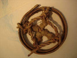  Polne lesene krplje so bila nadomeščene lažje pletene krplje z obročem iz letve (okoli1890, Smučarski muzej Umeå, Švedska).
