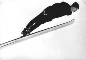  Majda Ankele je bila 12. V slalomu (Chamrousse, Grenoble, 1968). Na sliki na tekmi za Zlato lisico v Mariboru.