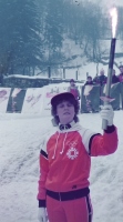 Tekačica Milena Kordež je simbolično prižgala olimpijsko baklo v Škofji Loki za igre v Sarajevu 1984.