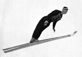 Norvežan Birger Ruud je zmagal v skokih (GA-PA, 1936).